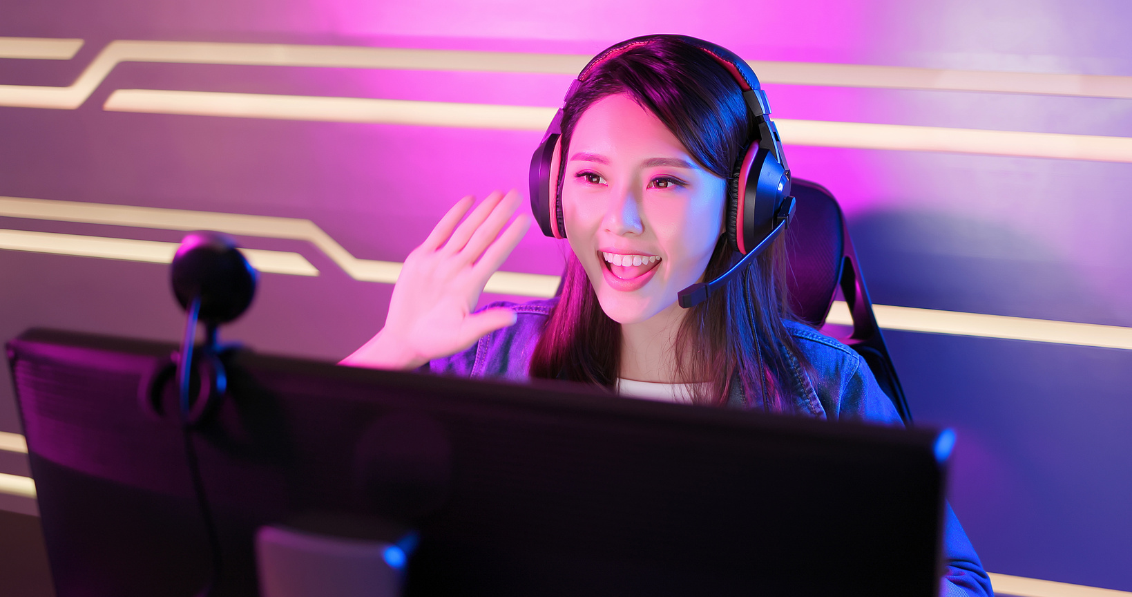 Happy Esports Streamer      